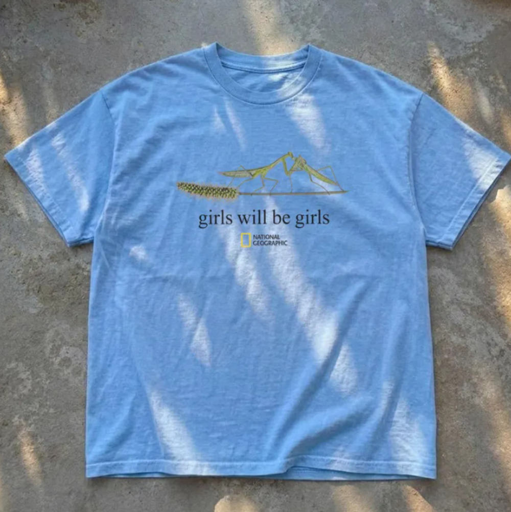 Praying Mantis National Geographic T-Shirt, Animal Nature Lover Graphic Tee